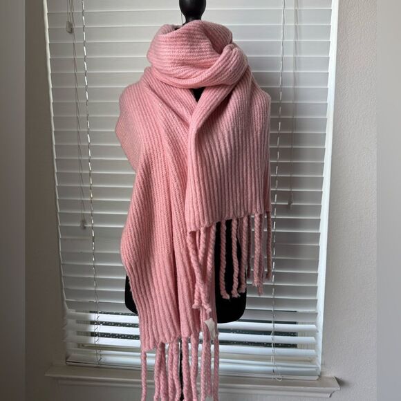 Free People Jaden Chunky Ribbed Fringe Blanket Scarf Baby Pink One Size - Picture 6 of 9
